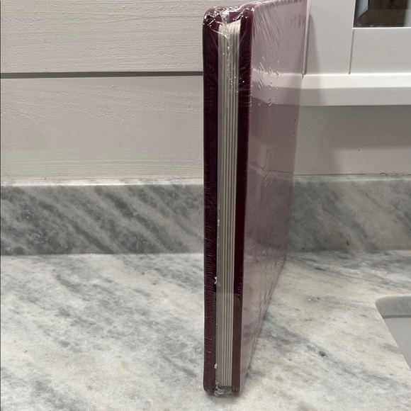 Holly 12x12 Creative Memories Photo Album with Holly Design - Picture 3 of 4